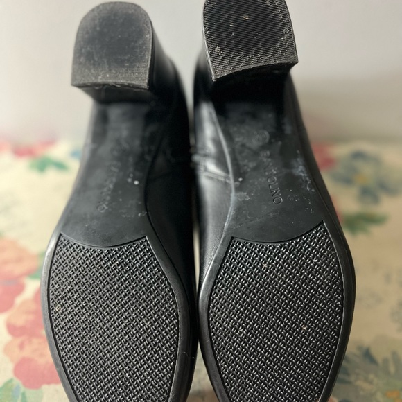 Bandolino Black Boots - Picture 5 of 7